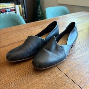 Clark’s Women’s Black Leather Loafers